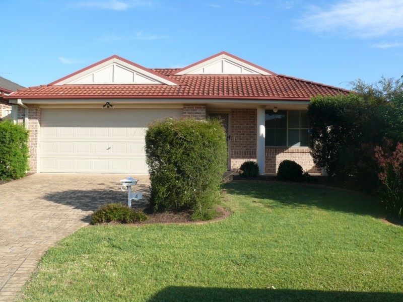 4 Yengo Court, Wattle Grove NSW 2173