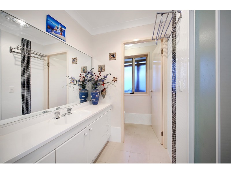 11 Banyule Court, Wattle Grove NSW 2173