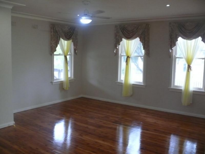 15 Derna Road, Holsworthy NSW 2173