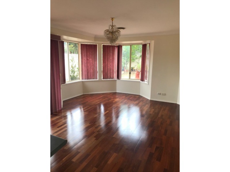 35 Tusculum Court, Wattle Grove NSW 2173