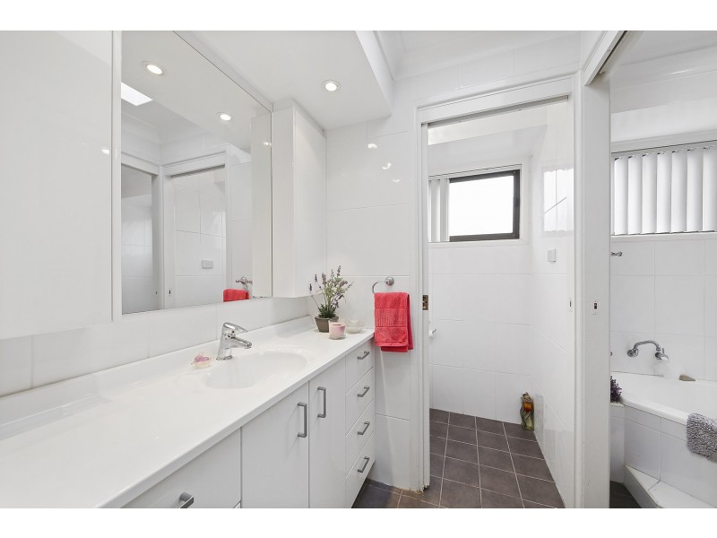 27 Lavington Avenue, Chipping Norton NSW 2170