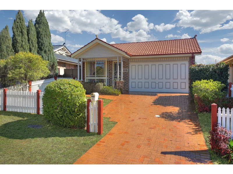 4 Somerset Court, Wattle Grove NSW 2173