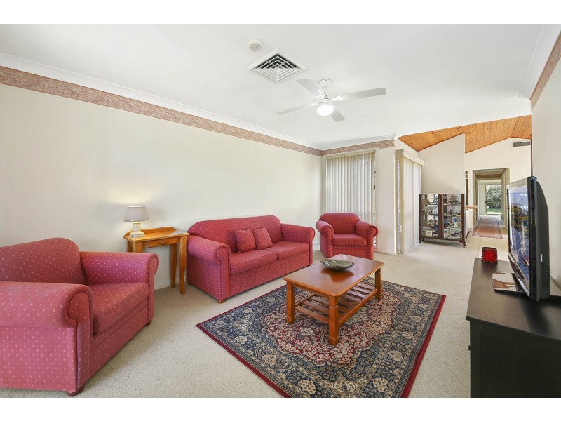 4 Somerset Court, Wattle Grove NSW 2173