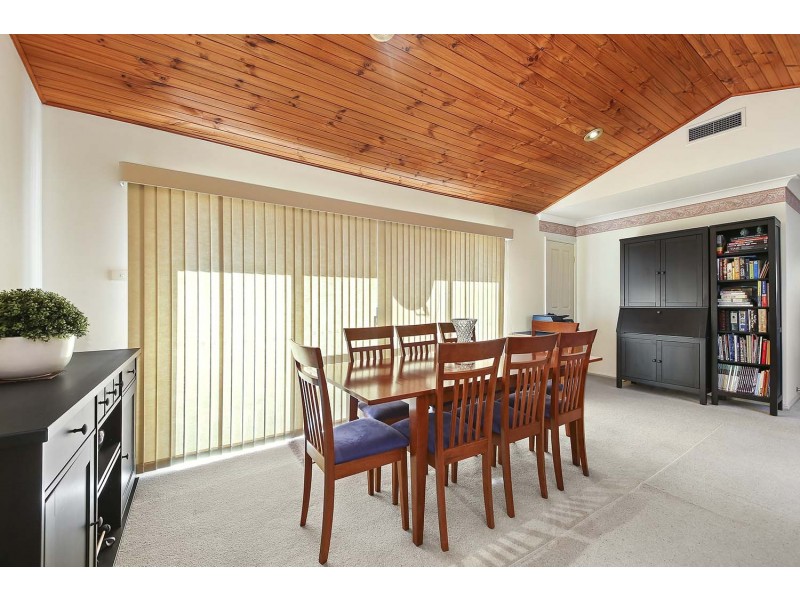 4 Somerset Court, Wattle Grove NSW 2173