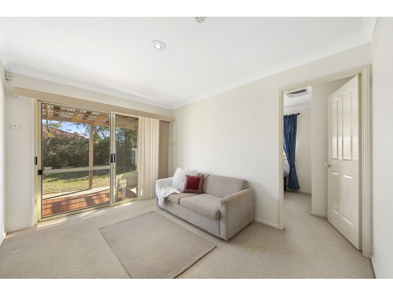 4 Somerset Court, Wattle Grove NSW 2173
