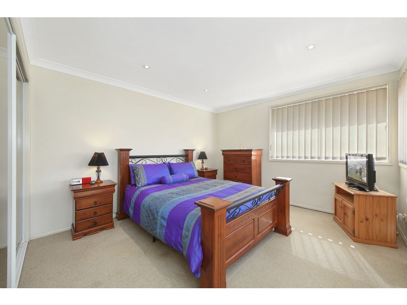 4 Somerset Court, Wattle Grove NSW 2173