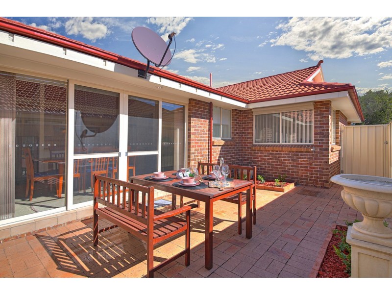 4 Somerset Court, Wattle Grove NSW 2173