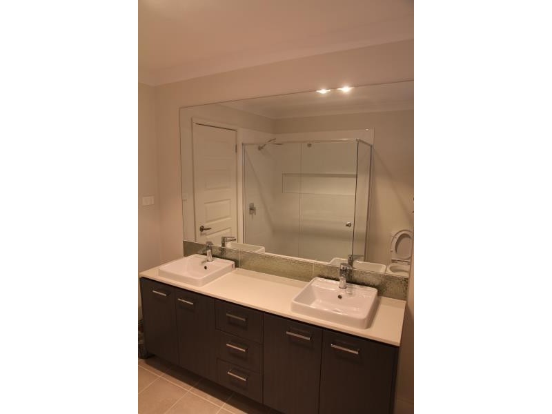 57 Horizon Circuit, Moorebank NSW 2170