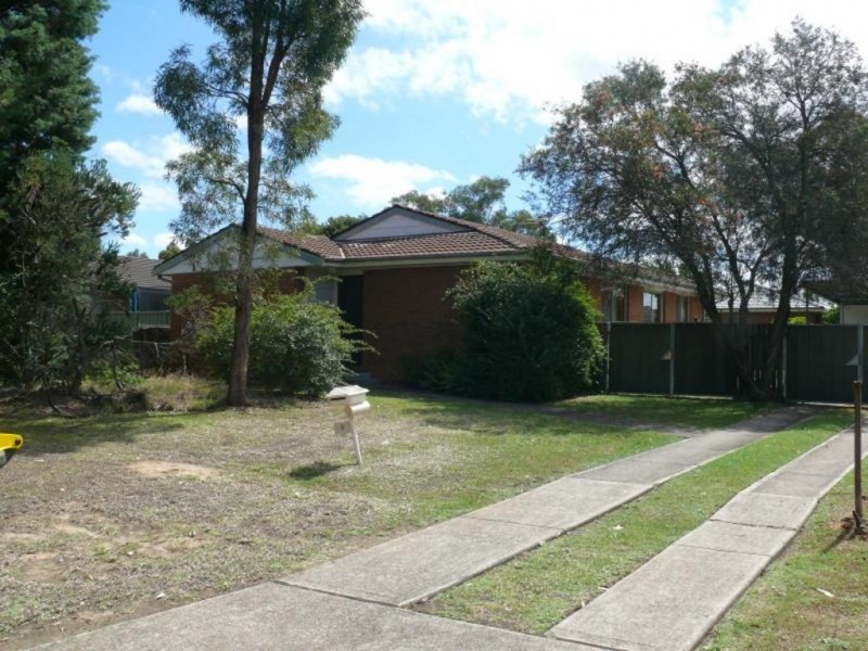 8 Chauvel Street, Wattle Grove NSW 2173