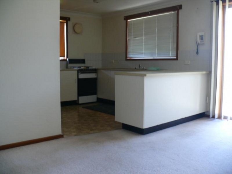 8 Chauvel Street, Wattle Grove NSW 2173