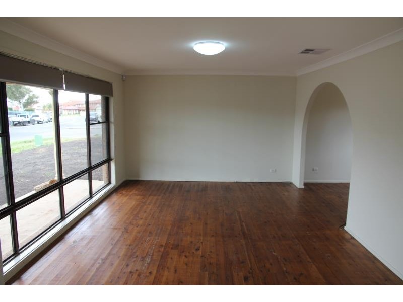 1 Abingdon Street, Chipping Norton NSW 2170