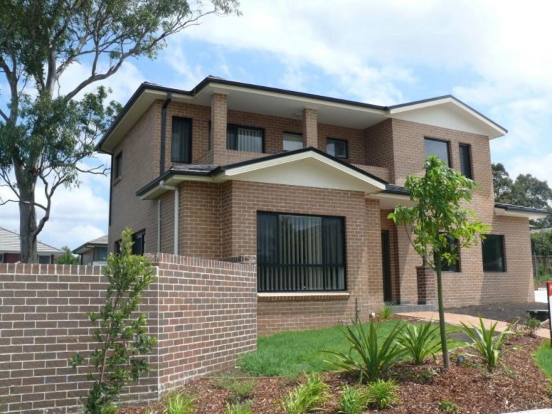 10/1 Ikara Crescent, Moorebank NSW 2170