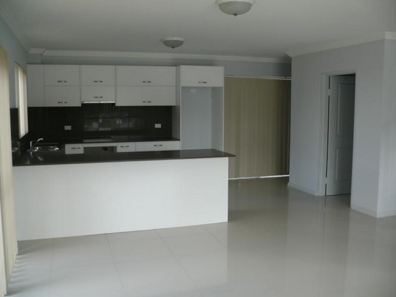 10/1 Ikara Crescent, Moorebank NSW 2170