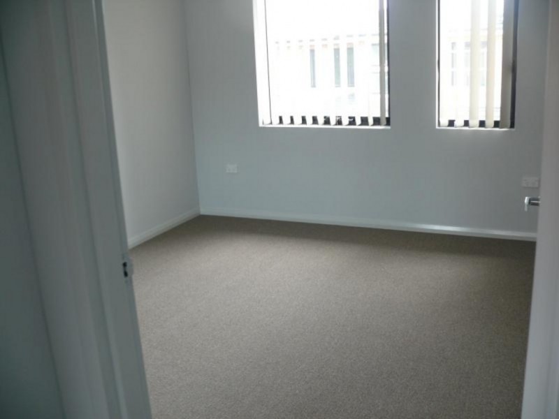 4/1 Ikara Crescent, Moorebank NSW 2170