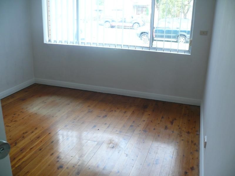 10 Cooper Ave, Moorebank NSW 2170