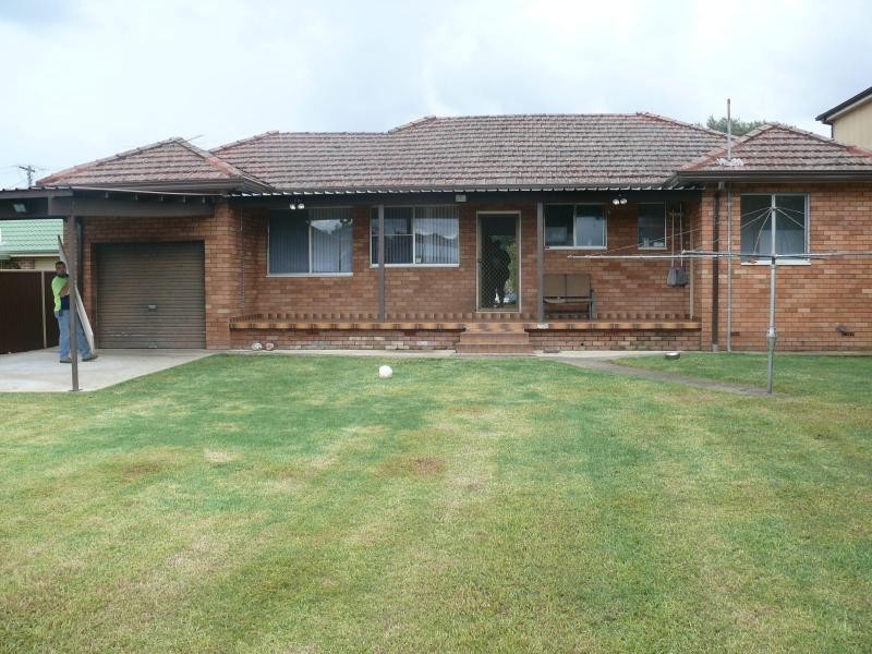 10 Cooper Ave, Moorebank NSW 2170