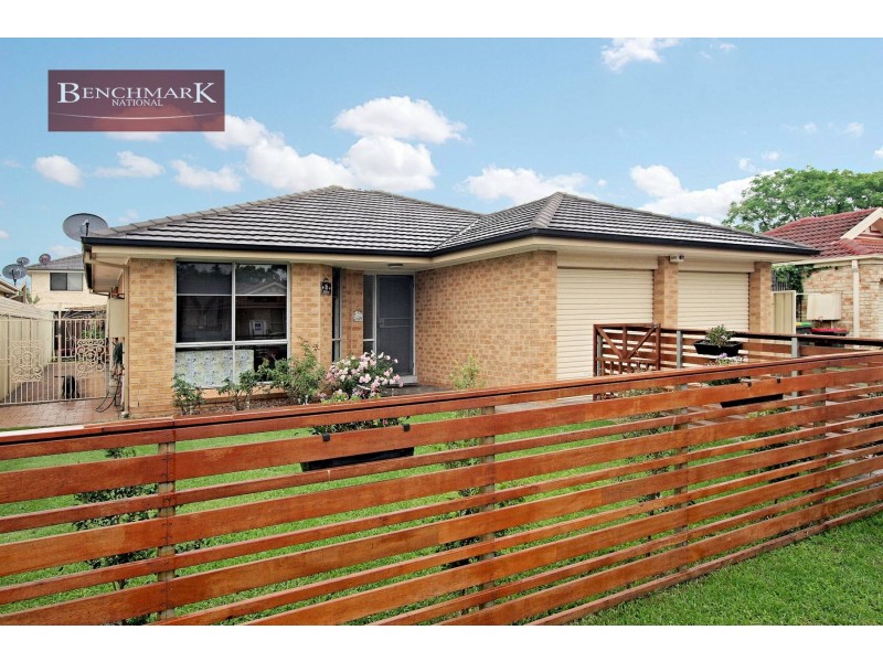 16 Wombeyan Court, Wattle Grove NSW 2173
