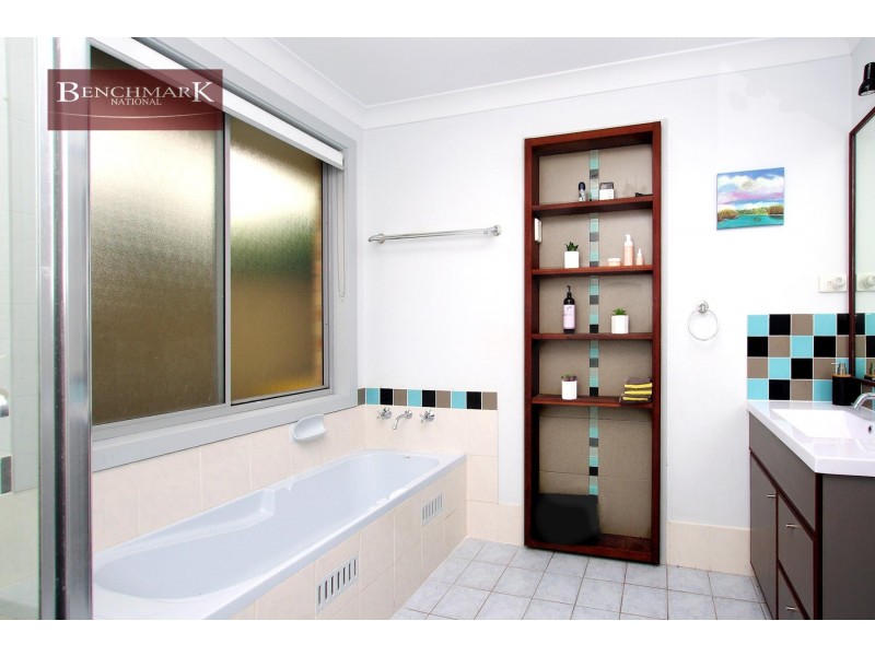 16 Wombeyan Court, Wattle Grove NSW 2173