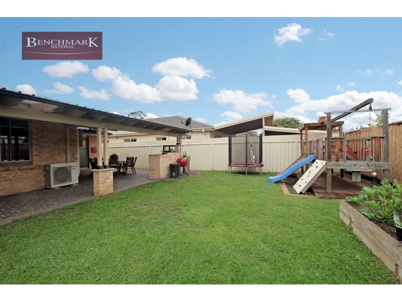 16 Wombeyan Court, Wattle Grove NSW 2173