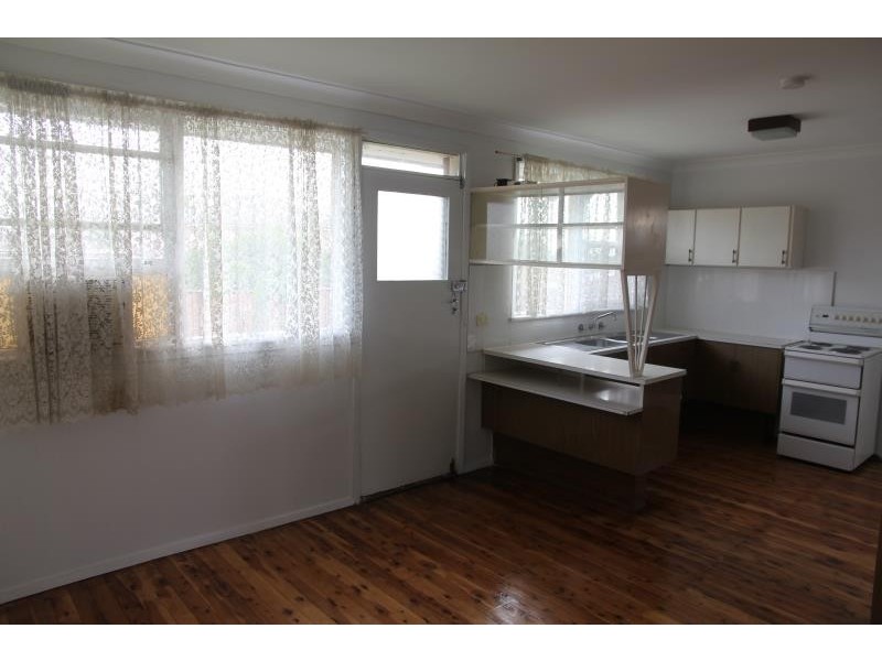 2 GOLDFINCH AVENUE, Moorebank NSW 2170