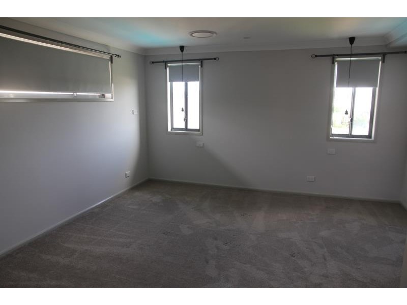 55 Coach Drive, Voyager Point NSW 2172