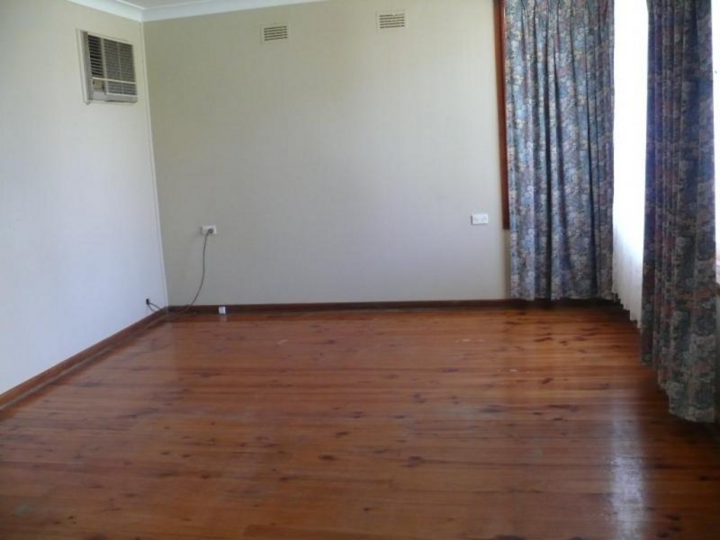 11 Markham St, Holsworthy NSW 2173