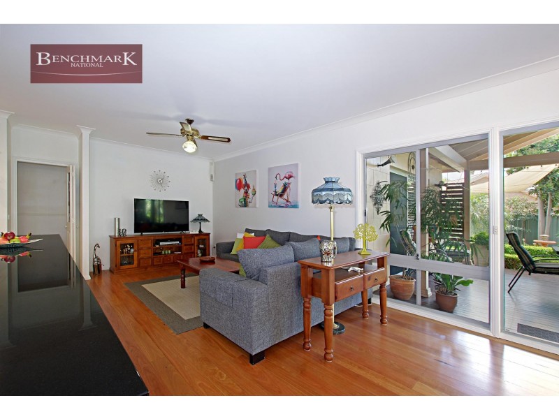 27 Delfin Drive, Wattle Grove NSW 2173