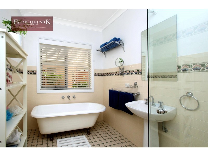 27 Delfin Drive, Wattle Grove NSW 2173