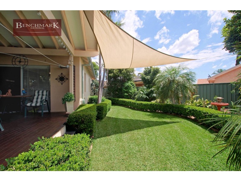 27 Delfin Drive, Wattle Grove NSW 2173