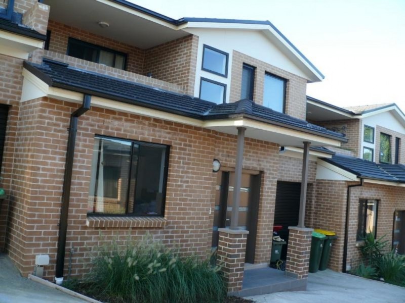 1/1 IKARA CRS, Moorebank NSW 2170