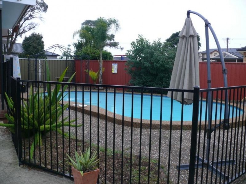 1 Topin Place, Moorebank NSW 2170