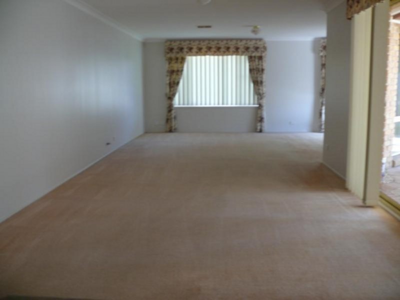 7 Rugby Crescent, Chipping Norton NSW 2170