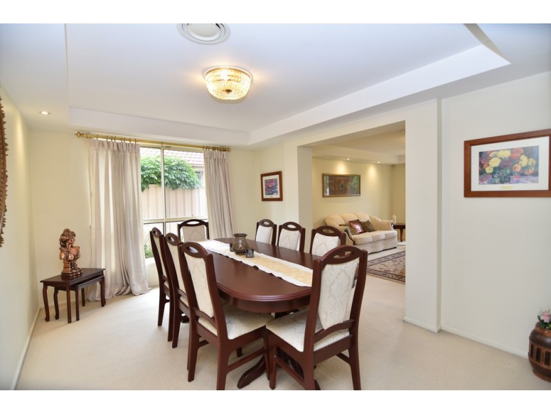 16 Mirbelia Court, Voyager Point NSW 2172