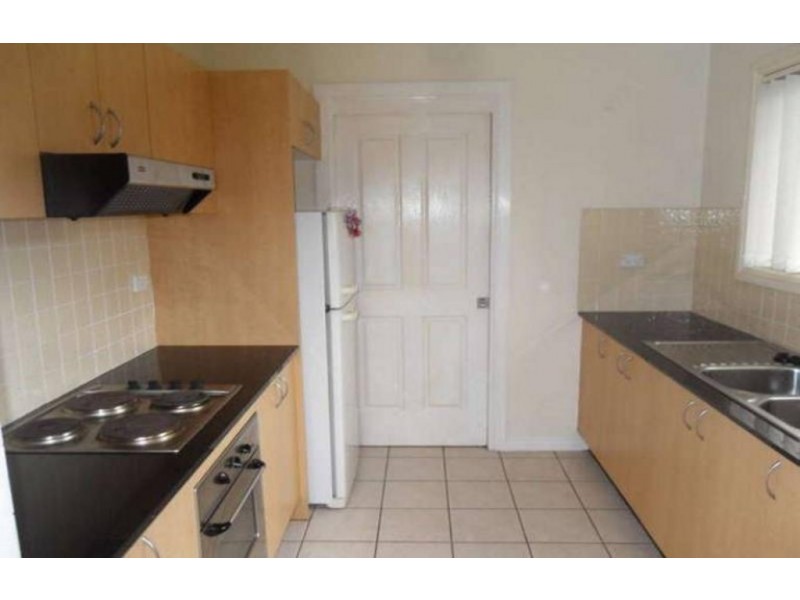 2/99A Cambridge St, Canley Heights NSW 2166