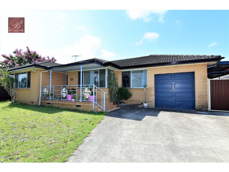 23 Hillcrest Avenue, Moorebank NSW 2170