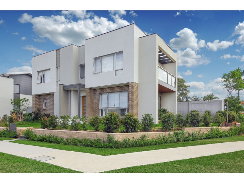 4 Greenview Dr, Moorebank NSW 2170