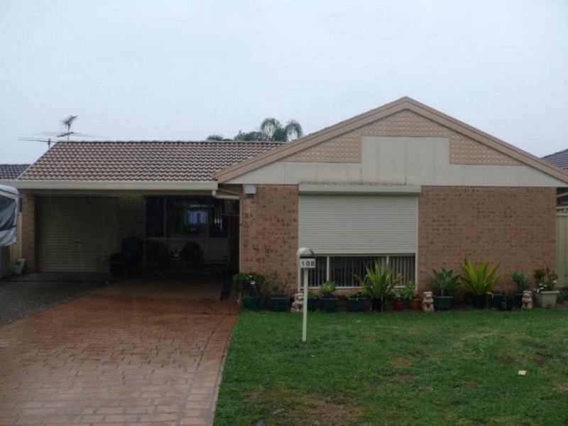 108 Swan Circuit, Green Valley NSW 2168