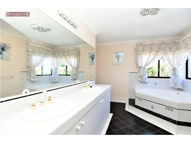 115 Ascot Drive, Chipping Norton NSW 2170