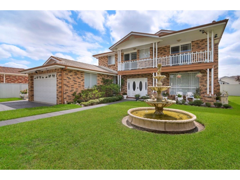 1 Somercotes Court, Wattle Grove NSW 2173