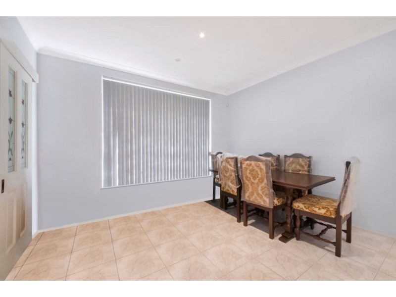 1 Somercotes Court, Wattle Grove NSW 2173