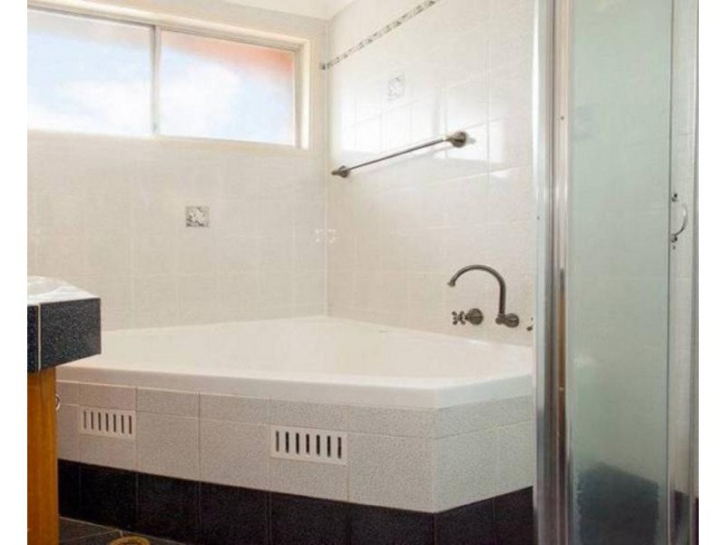 39 Bangalow Avenue, Chipping Norton NSW 2170