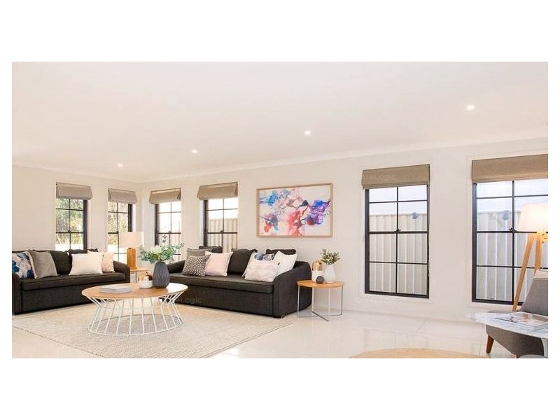 17 Sammut Crescent, Chipping Norton NSW 2170