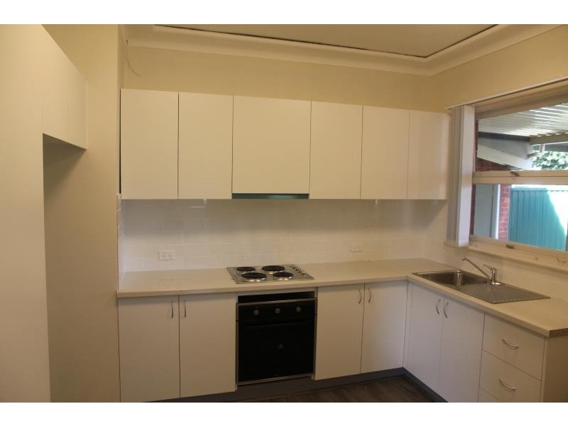 10 Georges Crescent, Georges Hall NSW 2198