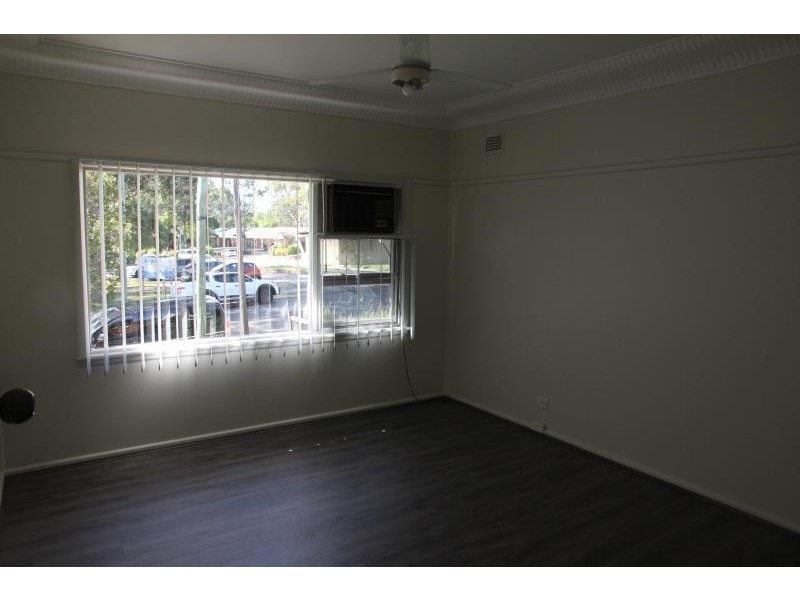 10 Georges Crescent, Georges Hall NSW 2198