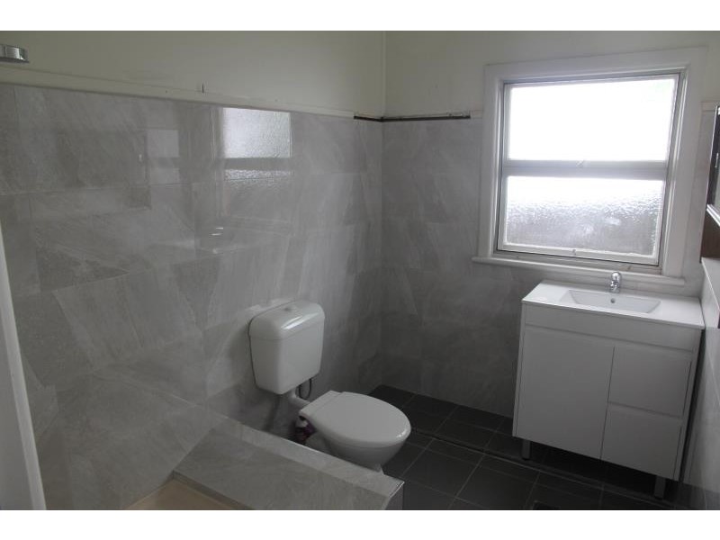 10 Georges Crescent, Georges Hall NSW 2198