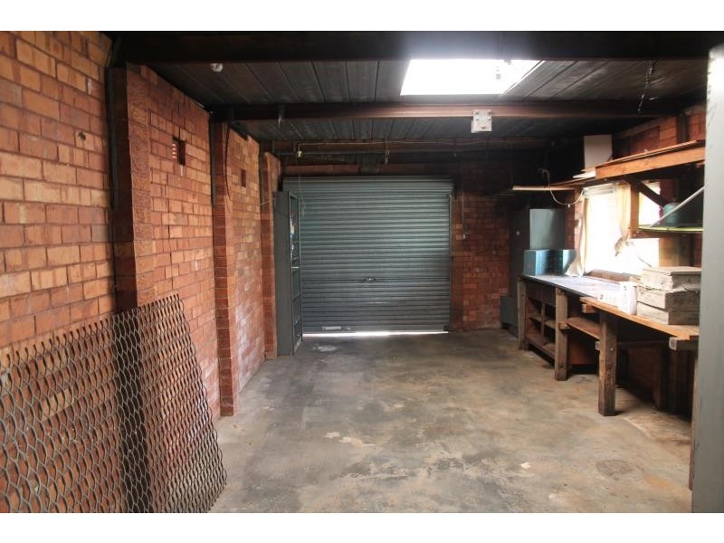 10 Georges Crescent, Georges Hall NSW 2198