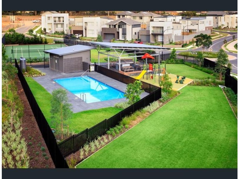 4 GREENVIEW DRIVE, Moorebank NSW 2170