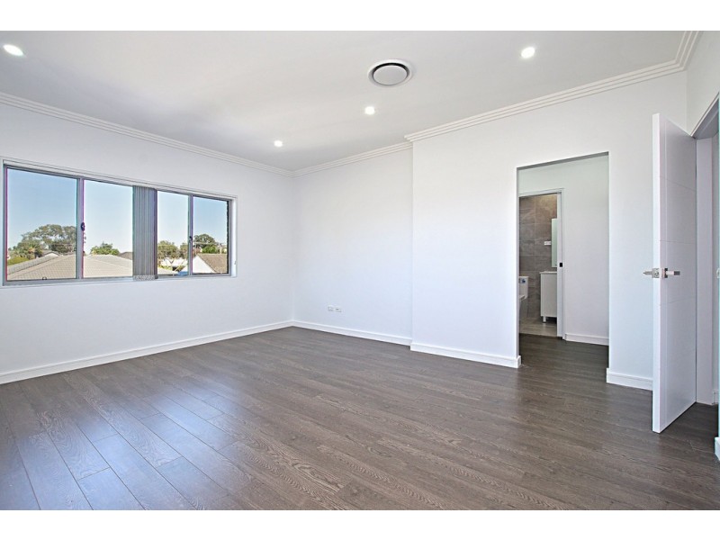 12 Edgecombe Avenue, Moorebank NSW 2170