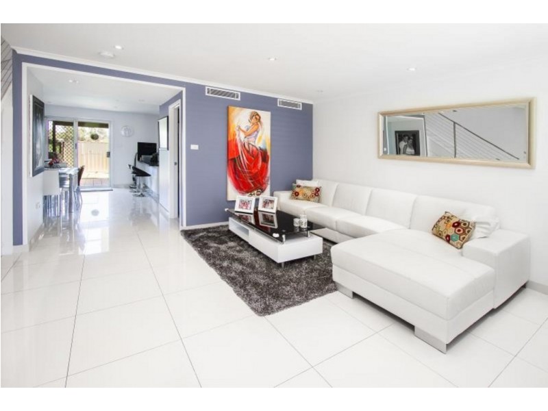 9A Wellwood Ave, Moorebank NSW 2170