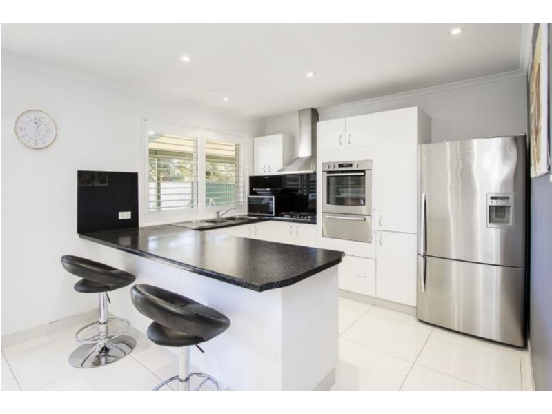 9A Wellwood Ave, Moorebank NSW 2170